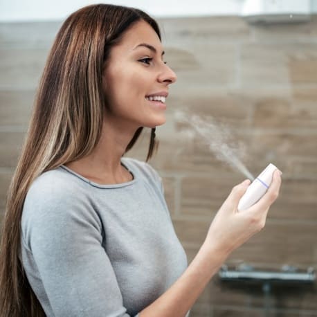 Mistilia ultrasonic portable essential oil diffuser in use